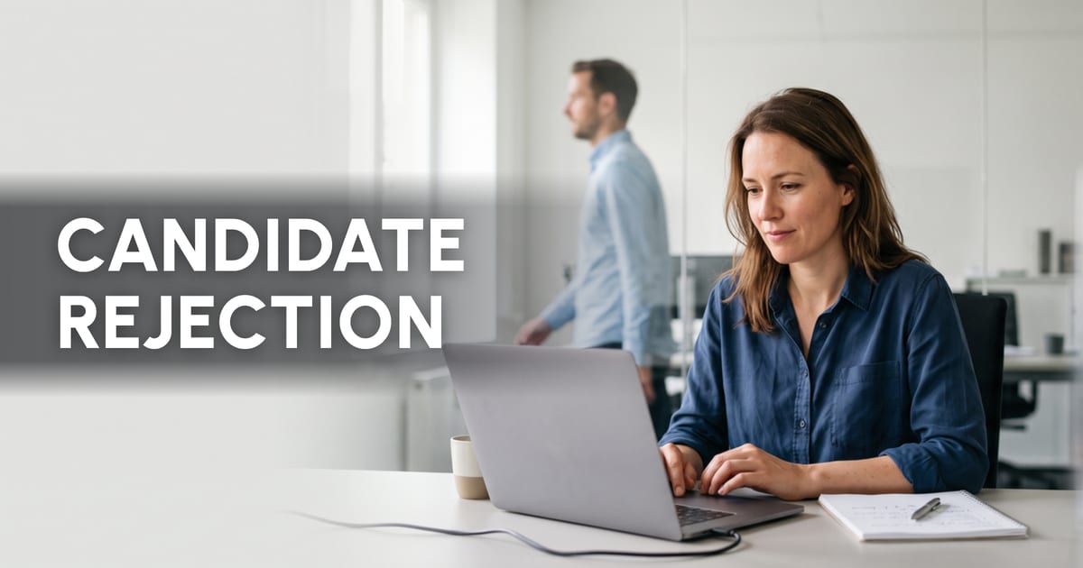 How can an ATS simplify candidate rejection while improving candidate experience?